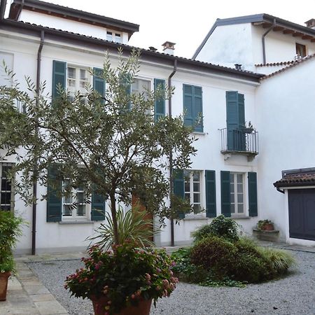 Villa Maghetti - Modernized Flat In Historic Palazzo In The Center Of Luino Exterior photo