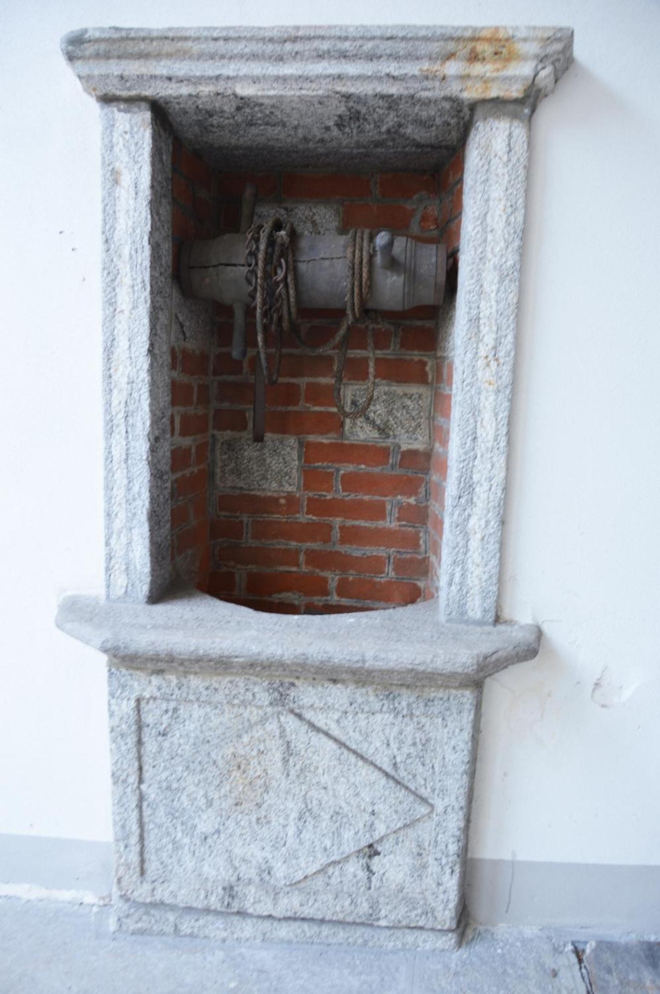 Villa Maghetti - Modernized Flat In Historic Palazzo In The Center Of Luino Exterior photo